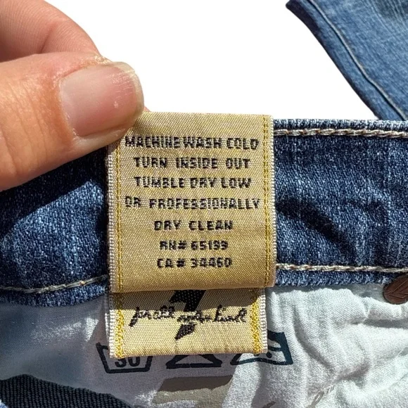 7 For All Mankind Blue Flare Jeans with gold sequin pocket embellishment size 28 - Picture 13 of 13